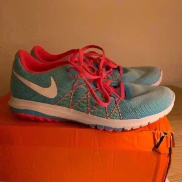 K. Youth NIKE Flex Fury 2- Multicolor- US 6.5Y - Picture 1 of 4